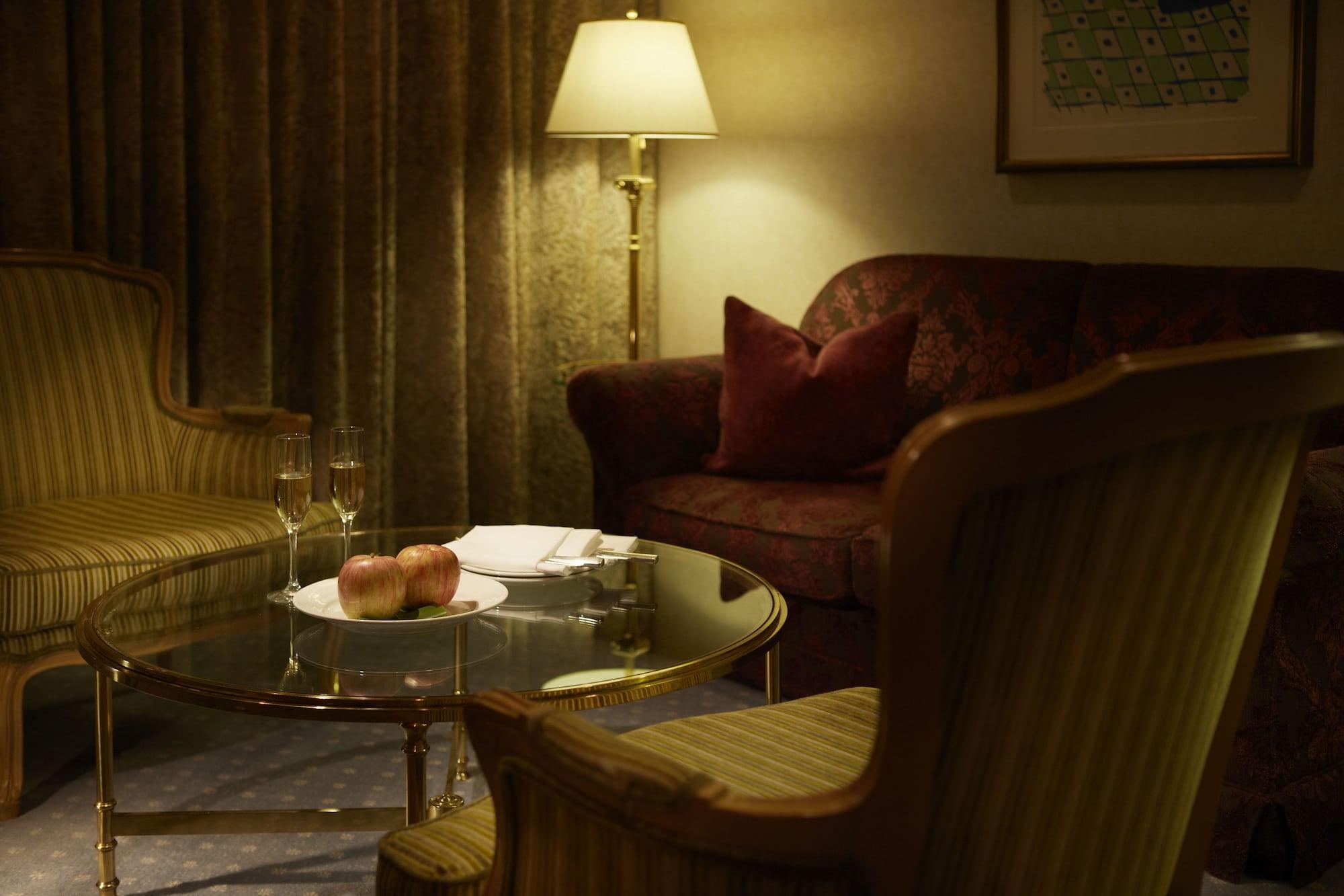 Hotel Agora Regency Osaka Sakai Sakai  Zewnętrze zdjęcie A suite at the Ritz-Carlton, Boston