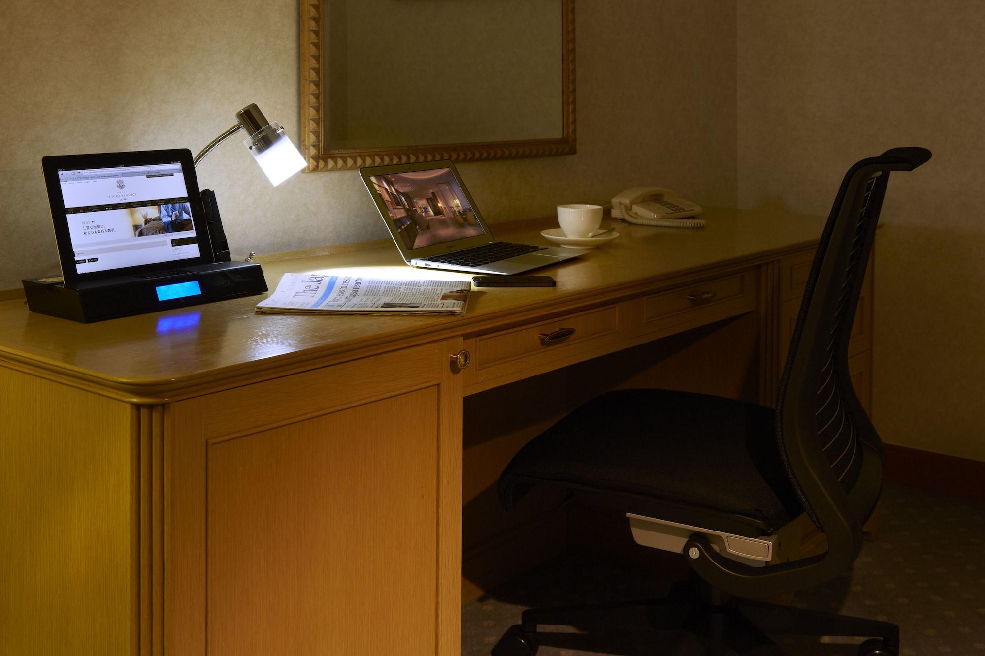 Hotel Agora Regency Osaka Sakai Sakai  Zewnętrze zdjęcie A typical hotel room with a work desk