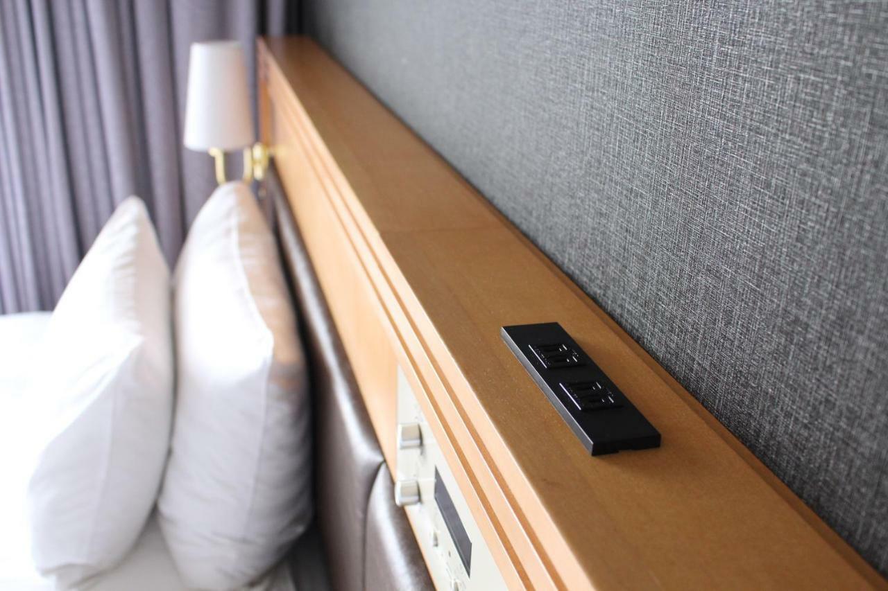 Hotel Agora Regency Osaka Sakai Sakai  Zewnętrze zdjęcie A remote control for a motorized bed